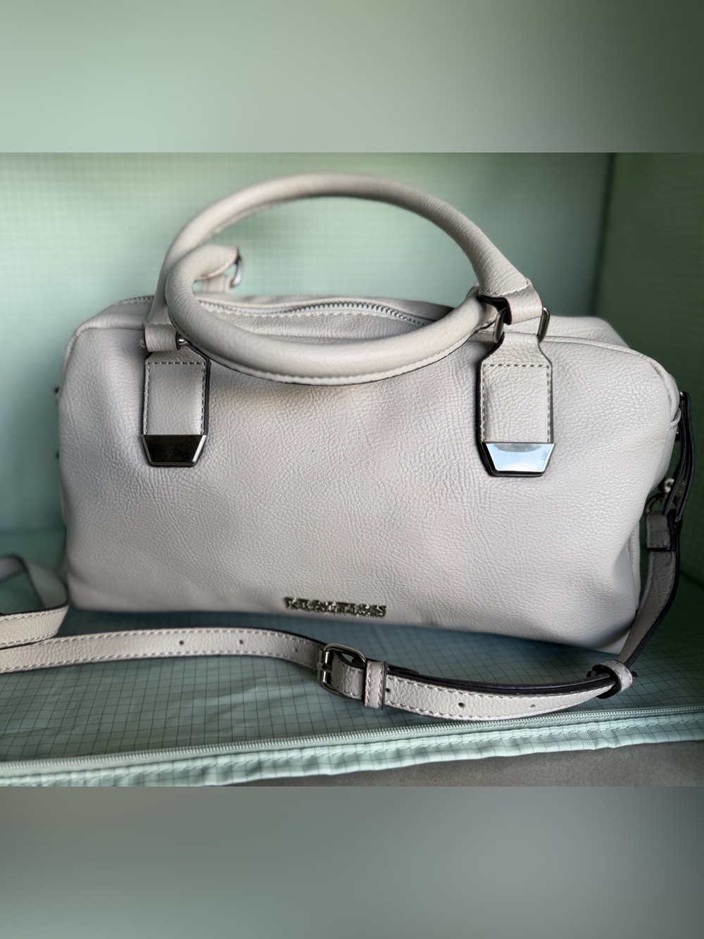 Kenneth Cole Reaction hand bag with cross-body strap